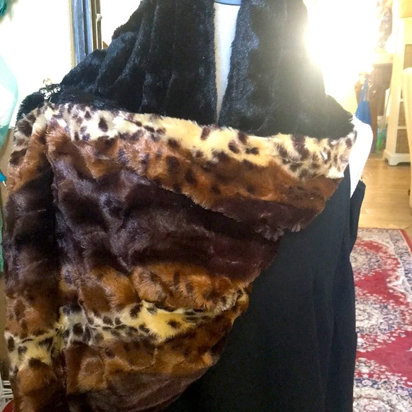 Faux Fur Shawl - Wrap - Picture 11 of 12